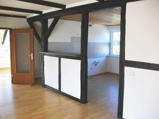 GEMÜTLICHE 3,5-ZIMMER-DACHGESCHOSSWOHNUNG IM HERZEN VON NETTLINGEN!!!