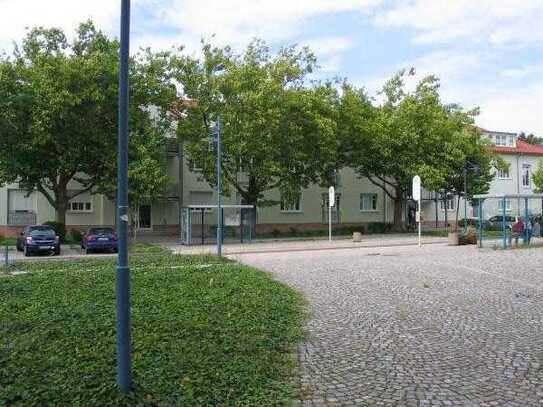 Heinrich-Lammasch-Platz 4, 06120 Halle (Saale)