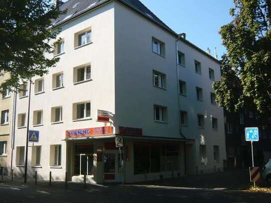 Schöne 2 Zimmer Wohnung komplett renovierte City Nord