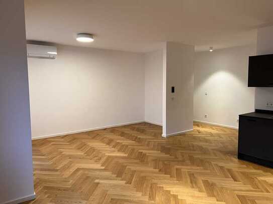 Geschmackvolle 1-Zimmer-EG-Wohnung mit luxuriöser Innenausstattung mit Balkon und EBK in Heidelberg