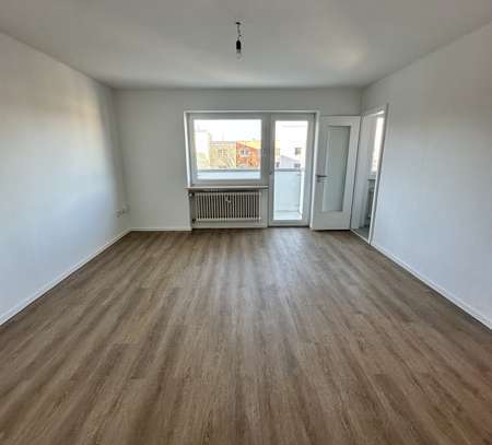 Geschmackvolle 1-Zimmer-Wohnung mit moderner Innenausstattung mit Balkon und EBK in München Moosach