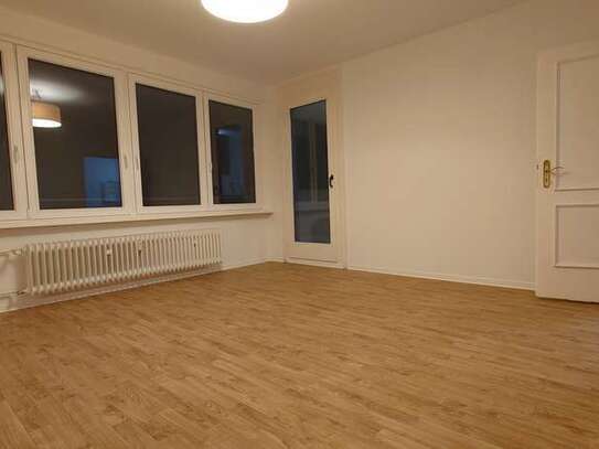 WG-ZIMMER mit Balkon, 2er-WG.