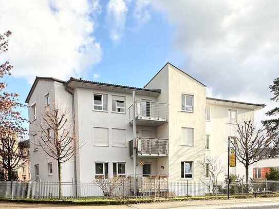 Leerstehende 2-Zimmer-Wohnung mit Balkon und Tiefgaragen-Stellplatz in Blasewitz