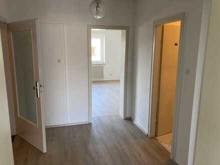 Gut geschnittene vollst. renovierte 2 ZKDB in DN-Mitte