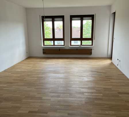 Schöne, renovierte 4-Zimmer-Wohnung mit 2 Balkonen in Landau in der Pfalz