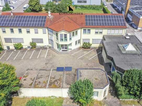 Bürogebäude mit Lagerräumen, teilbaren Einheiten und angrenzendem Bauplatz zu verkaufen