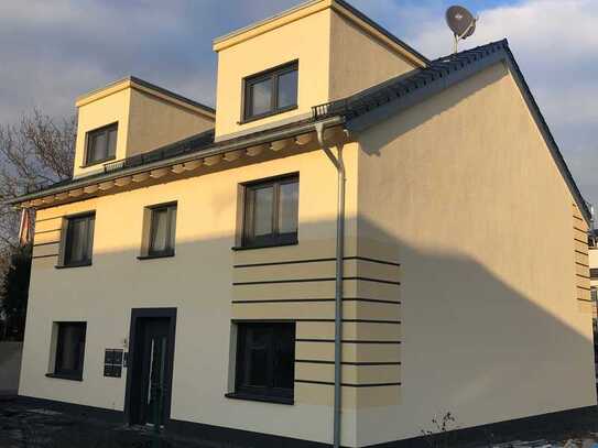 NEUWERTIG***Schöne 4 Zimmer-Whg. mit Balkon in Lev.-Hitdorf***