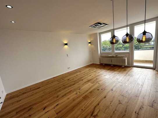 Neu renovierte 3- Zimmer Wohnung mit wunderbarer Aussicht und großem Süd Balkon