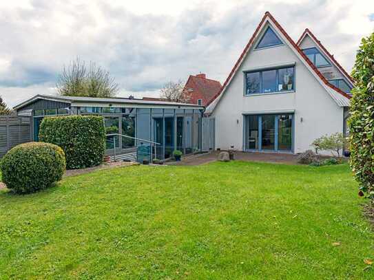 Hochwertiges Reihenendhaus in Schönkirchen ca. 129 m² Wohnfläche großer Garage und Gartenpavillon