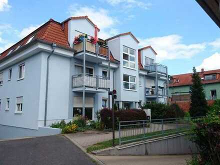 Helle 2 Zimmer unterm Dach mit Südbalkon in der Weinstadt Radebeul