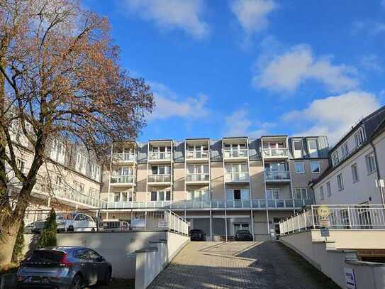 Gemütliche 2-Zim. Whg. im Zentrum, mit Balkon und TG, zum Eigenbezug oder als solide Kapitalanlage!