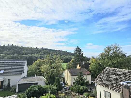 Platz zum Entfalten: Freistehendes Haus in beliebter Lage von Leonberg-Silberberg