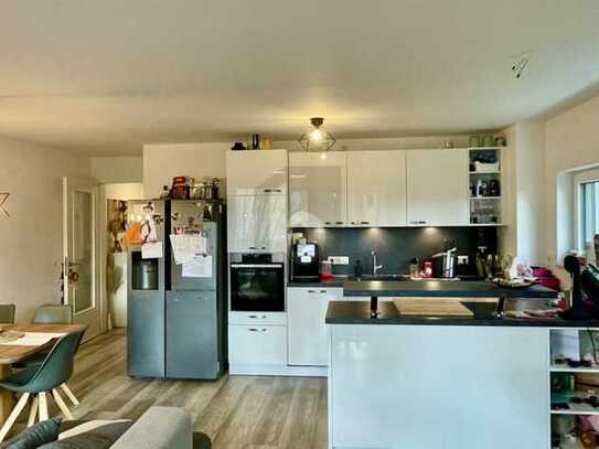 Stilvolle, neuwertige 3-Zimmer-Wohnung mit Garten und Einbauküche in 84416, Taufkirchen/Vils