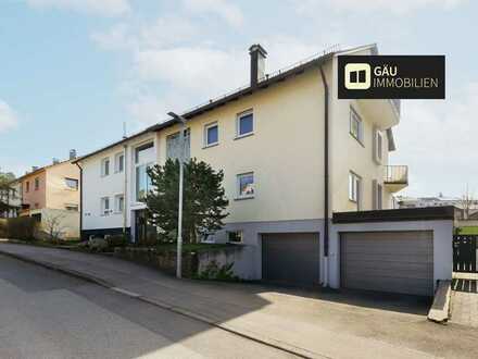 Charmantes 2-Familienhaus mit Garten, Terrasse, 2 Balkonen und 2 Garagen in Leonberg