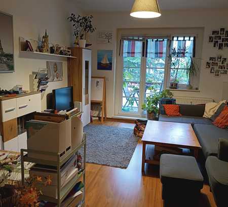 Schöne 4-Zimmer-Wohnung mit Küche und Südbalkon