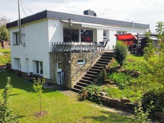 Traumhaus in Traumlage - hochwertig saniertes und geräumiges Einfamilienhaus am Naturschutzgebiet.