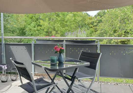 Kleine 2-Zimmer DG Wohnung - Loggia mit Blick ins Grüne
