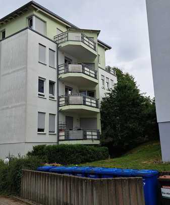 Moderne 2-Zimmer-Dachgeschosswohnung mit 2 Balkonen und Einbauküche in Aalen