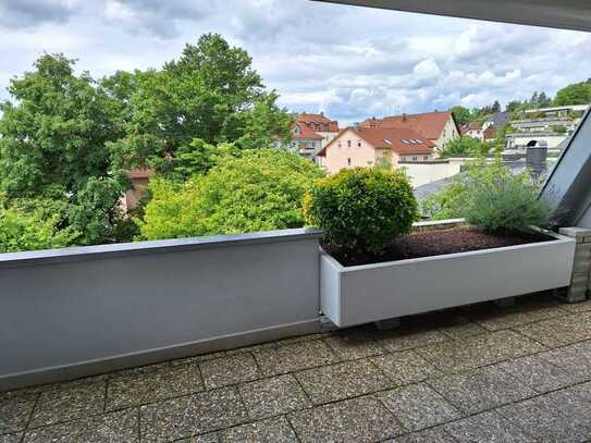 Geschmackvolle 3-Zimmer-Terrassenwohnung mit Tiefgaragenstellplatz in Amberg