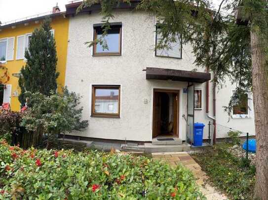 Geschmackvolles WG-Zimmer in schönem Haus in Germering