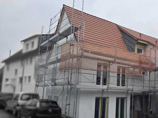 Doppelhaushälfte mit nahezu fertiger Sanierung und freier Wahl der Innenausstattung