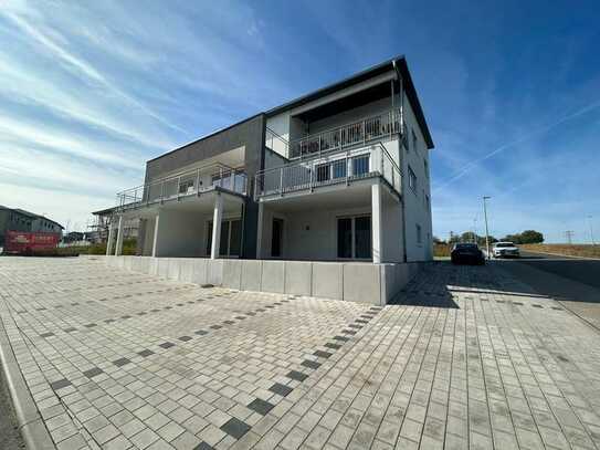 Quasi Erstbezug 2-Zimmer-EG-Wohnung mit Terrasse in Hardheim