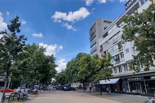 Einzugsbereite ruhige Altbauwohnung am Kurfürstendamm