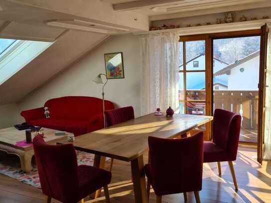 Exklusive 4 Zimmer Wohnung mit Schloss- und Bergblick