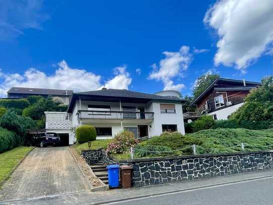 Einfamilienhaus mit Einliegerwohnung in begehrter Lage von Nauborn!