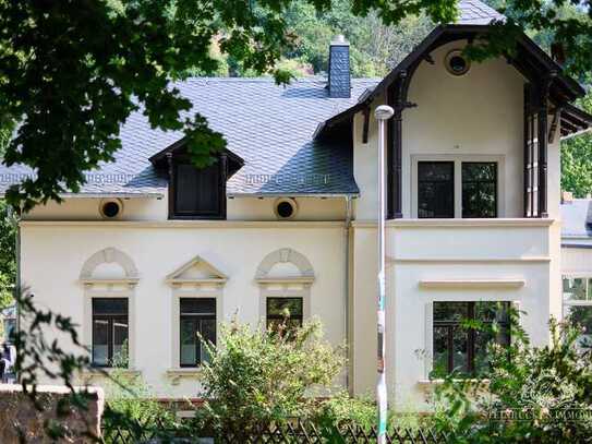 STADTVILLA ALS EINFAMILIENHAUS MIT BÜRO ODER ALS MEHRGENERATIONENHAUS