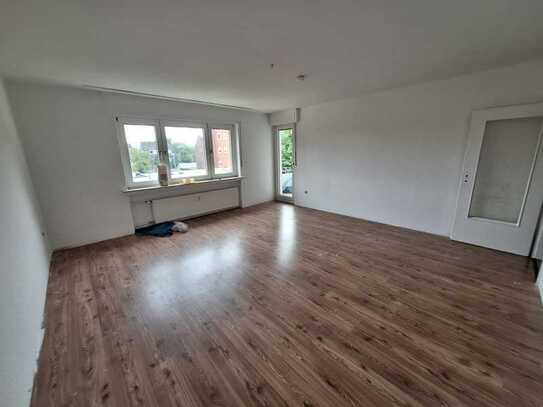 4 Zimmer Wohnung mit Balkon