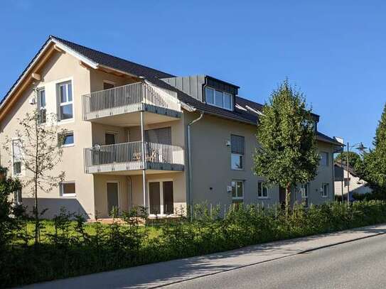 Moderne 3-Zimmer-Dachgeschosswohnung mit EBK und Balkon in Kirchweidach