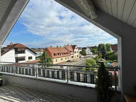 Bezugsfrei - Traumhafte 3-Zimmerwohnung in Rheinstetten mit überdachtem Balkon