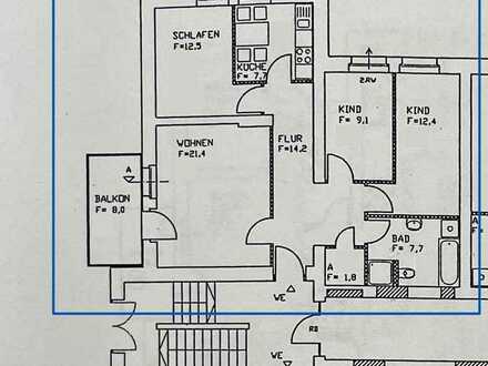 Sanierte 3,5-Zimmer-Erdgeschosswohnung mit Balkon und Einbauküche in Magdeburg