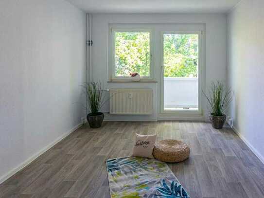 1-Raum-Wohnung mit offener Küche und Balkon