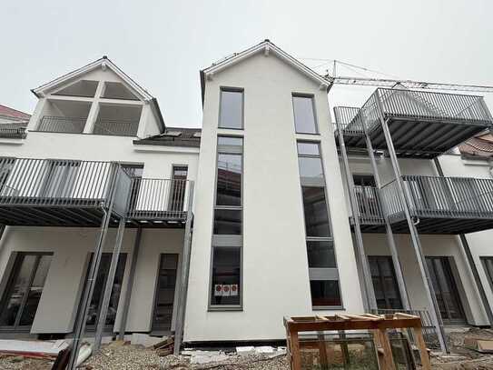 ***Luxuriöses Wohnhaus mit 5 Wohneinheiten u. Aufzug zum Erstbezug***