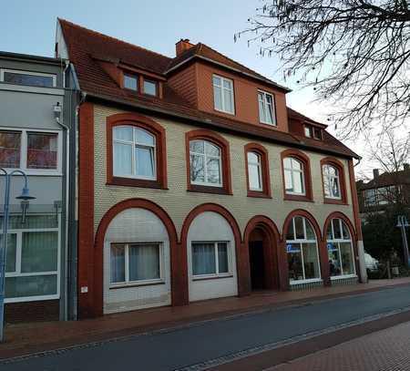 stilvolle 2 Zimmer Altbauwohnung in der Innenstadt