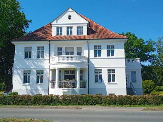 Jugendstil-Villa mit 3 Etagenwohnungen in Beckum-Roland