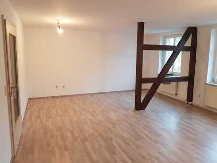 Große 3-Zimmer-Wohnung mit EBK