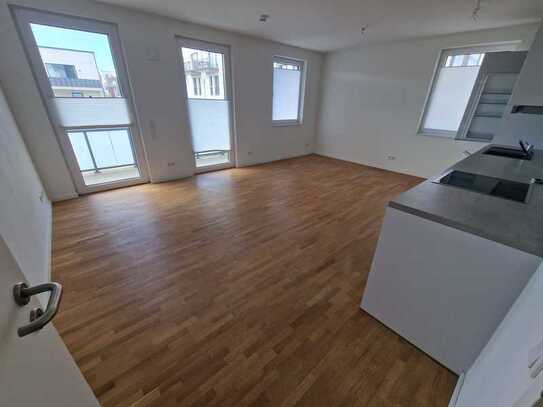 Großzügige 4-Zimmer-Wohnung mit Balkon.