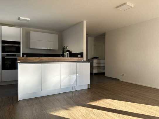 Neubau 3-Zimmer-Wohnung mit gehobener Innenausstattung mit Balkon und EBK in Filderstadt