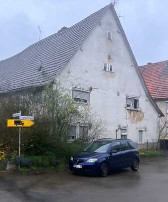 CHARMANTE Doppelhaushälfte mit Potenzial in 74731 Walldürn ( Altheim)