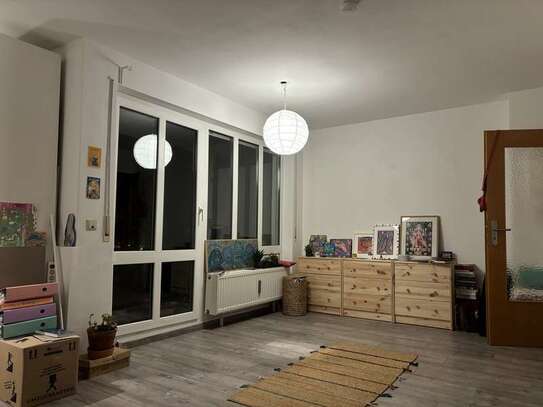 Moderne 1 -Zimmer Wohnung mit Einbauküche und Balkon