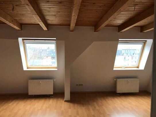 Tolle 2-Raum-Dachgeschoßwohnung mit Holzbalken ab Juli wieder zu vermieten