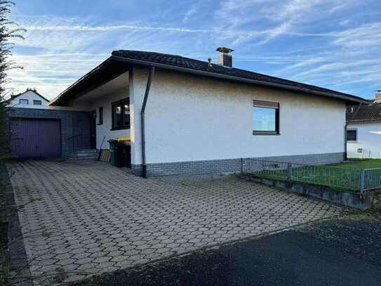 Einfamilienhaus (Walmdachbungalow) in naturverbundener Wohnlage von Königswinter-Frohnhardt