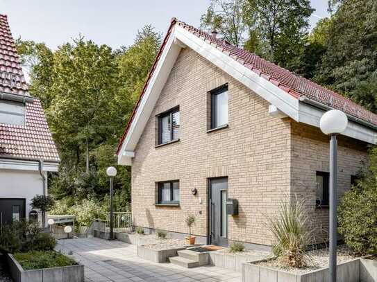 Neuwertiges Einfamilienhaus mit fünf Zimmern, EBK und Terrasse in Schlierbach, Heidelberg