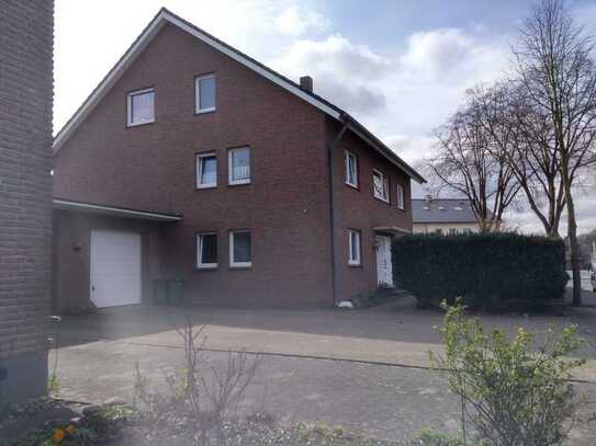 Sanierte 4-Zimmer-Wohnung mit Balkon in Steinhagen Brockhagen