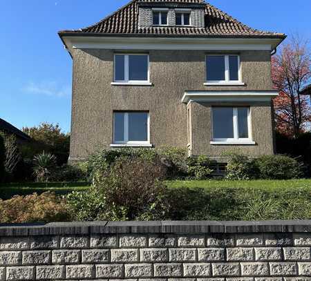 Freistehendes Zweifamilienhaus mit Garten in zentraler Lage von Unna