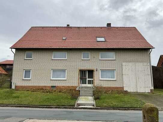 Einfamilienhaus mit Nebengebäue in Immensen