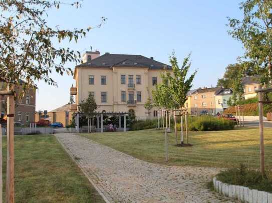 ** Helle 2 Zimmer Wohnung im Zentrum Oelsnitz -2. OG -frz. Balkon - Lift**